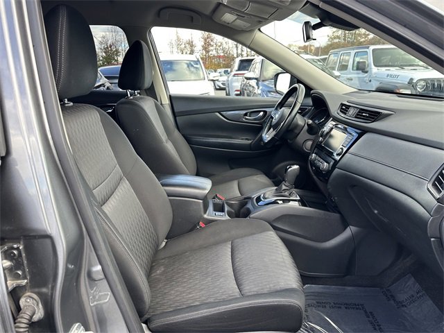 Used 2020 Nissan Rogue SV image 33