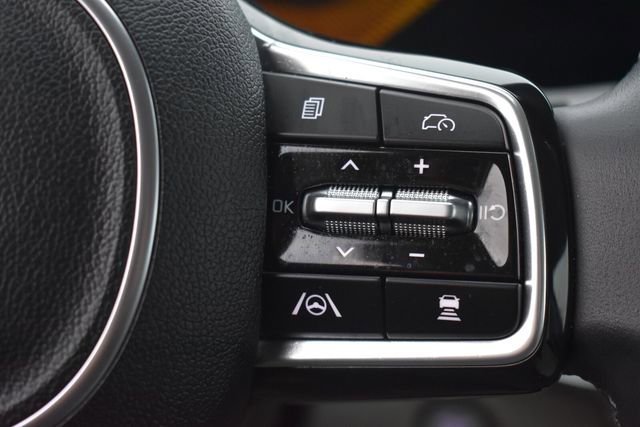Used 2025 Kia Sorento S image 25