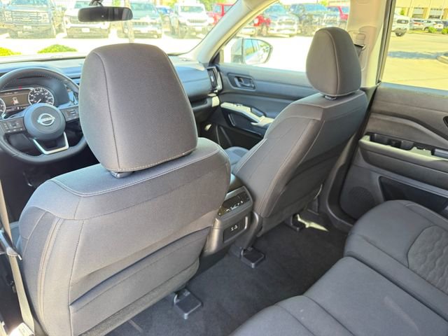 Used 2025 Nissan Pathfinder SV image 26