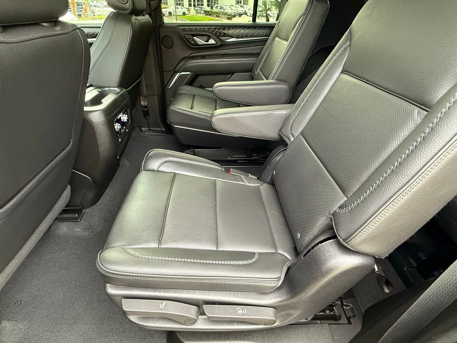 Used 2022 GMC Yukon Denali image 32