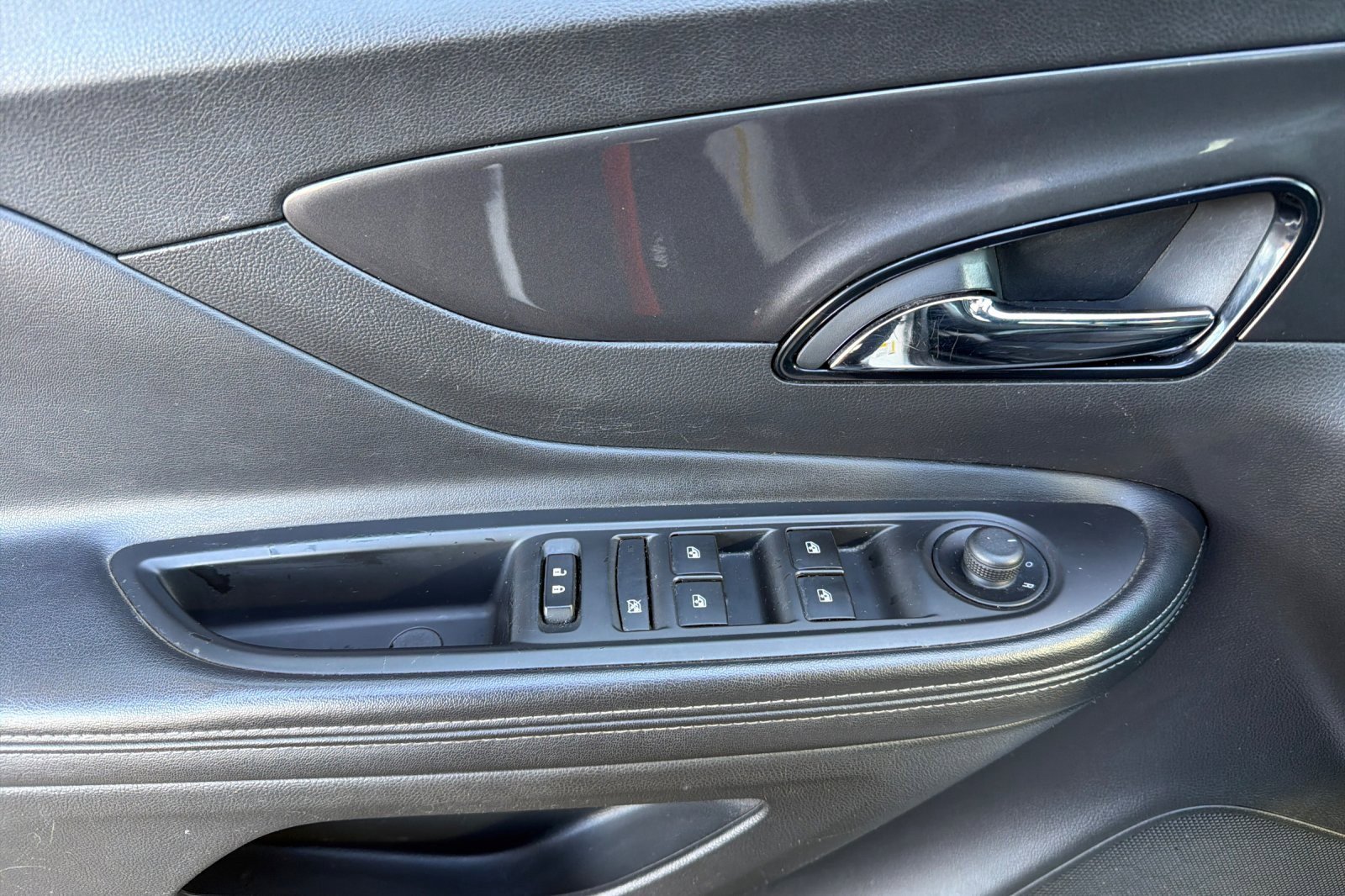 Used 2019 Buick Encore Preferred image 8