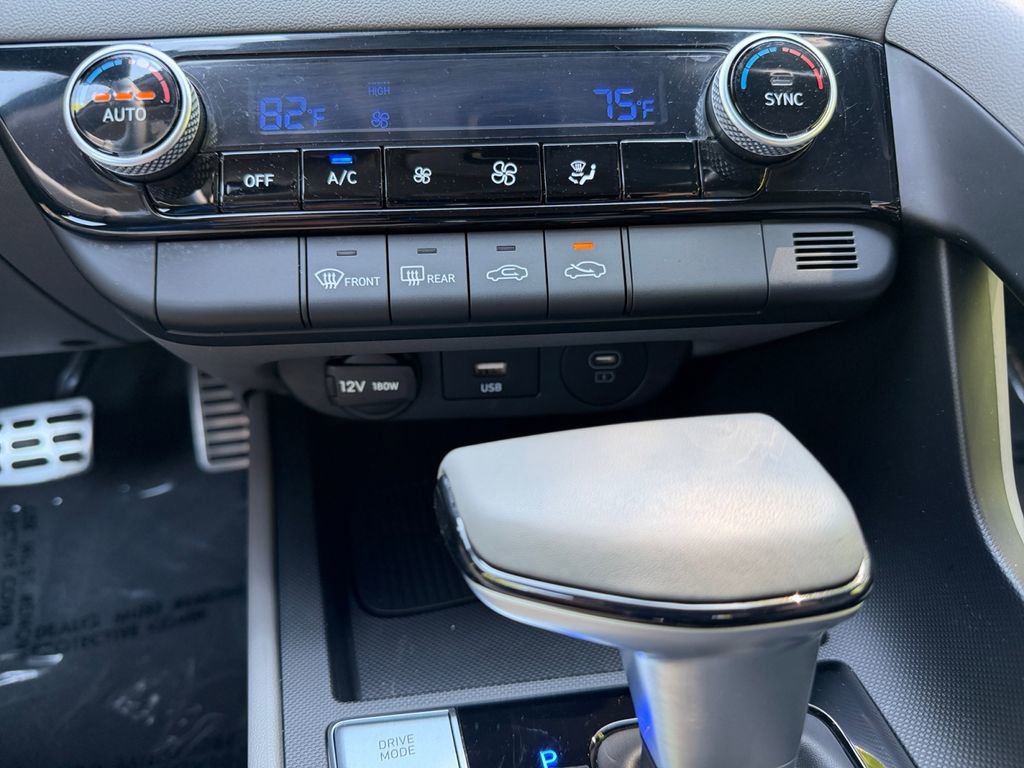 Used 2025 Hyundai Elantra Sport FWD image 22