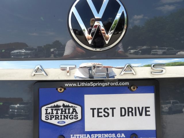 Used 2020 Volkswagen Atlas Cross Sport SE w/ Panoramic Sunroof Package FWD image 16