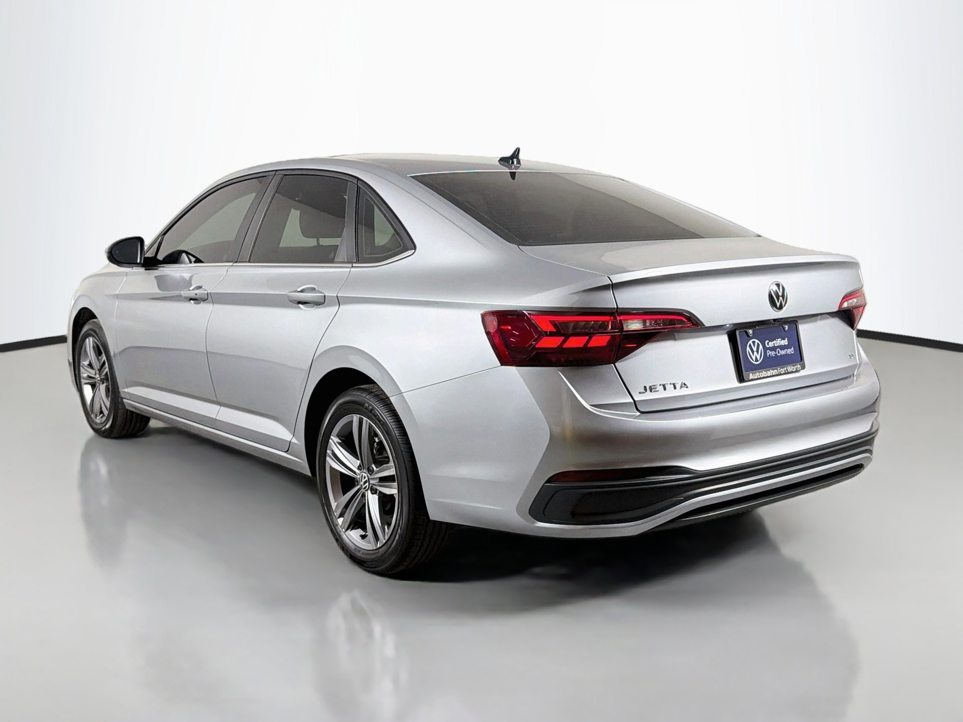 Certified 2023 Volkswagen Jetta SE FWD image 7