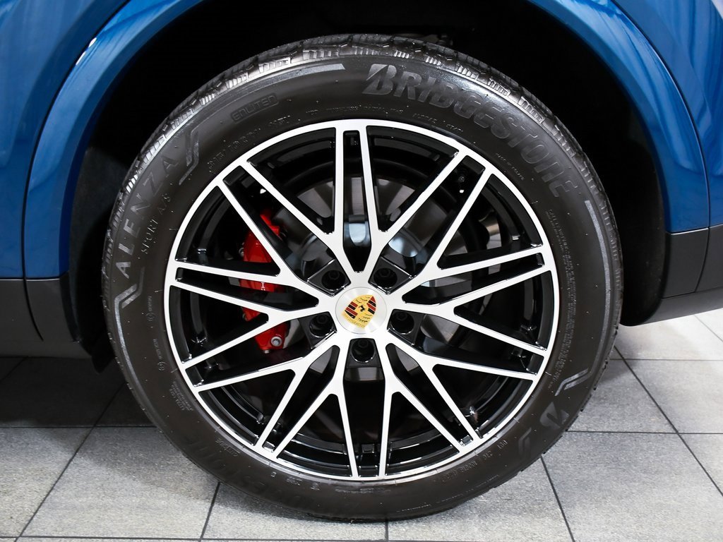 Used 2024 Porsche Cayenne S image 8