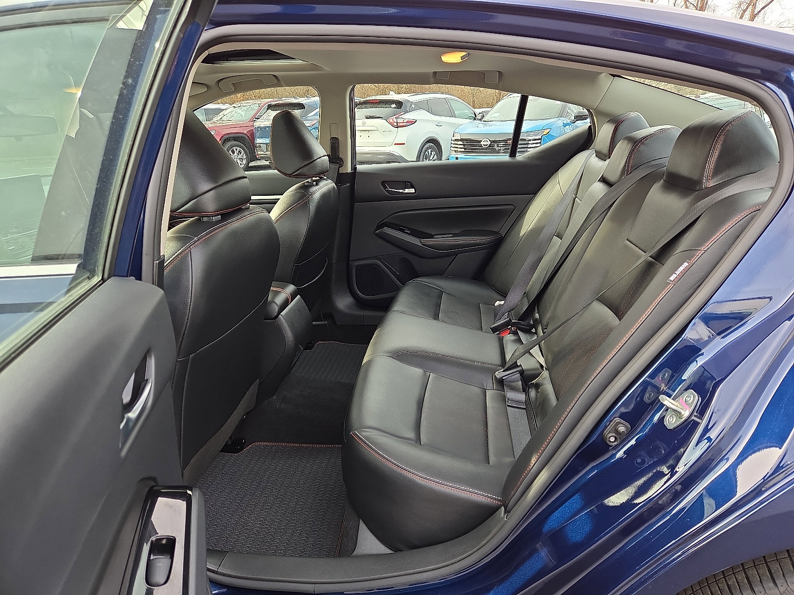 Used 2023 Nissan Altima 2.5 SR w/ SR Premium Package image 11