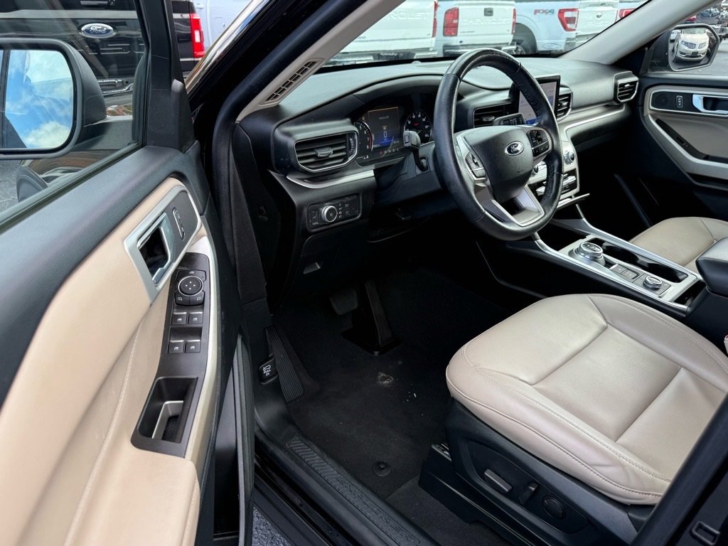 Certified 2022 Ford Explorer XLT w/ Equipment Group 202A image 10