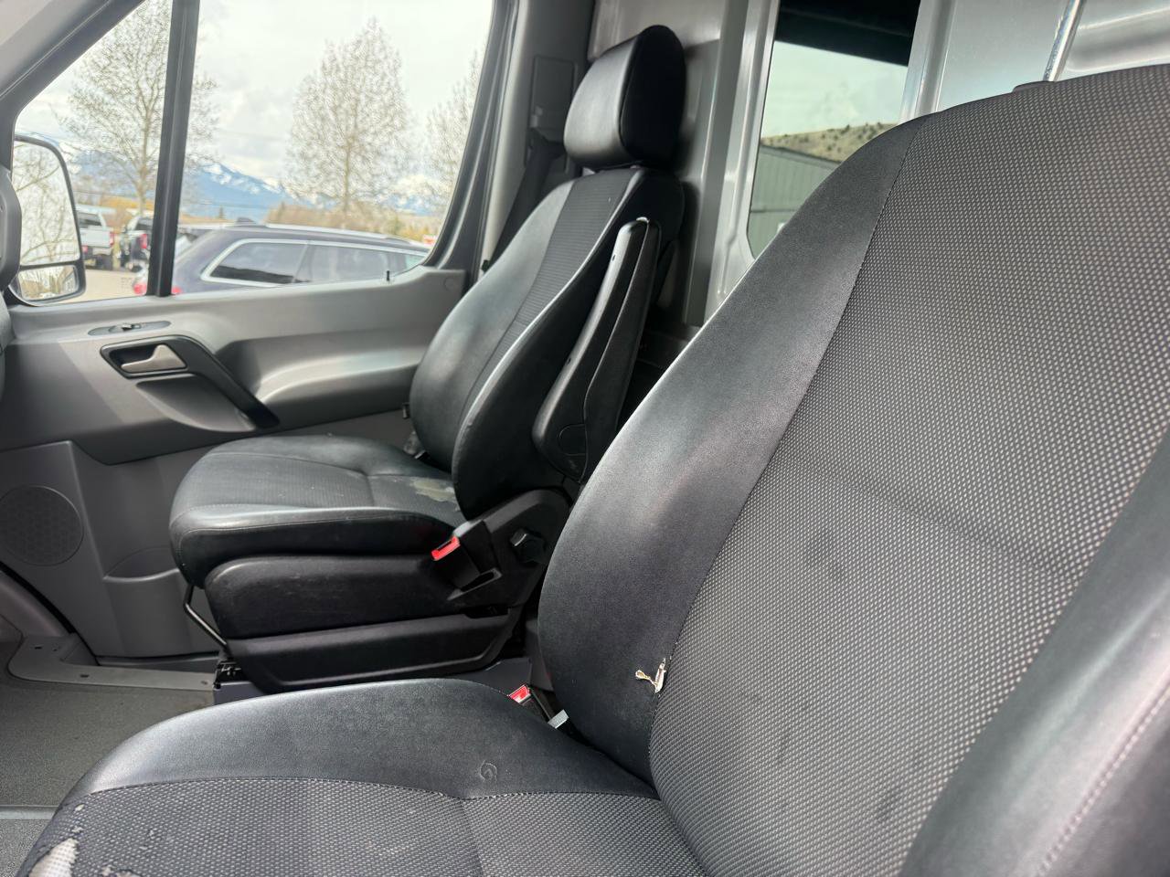 Used 2018 Mercedes-Benz Sprinter 2500 image 9