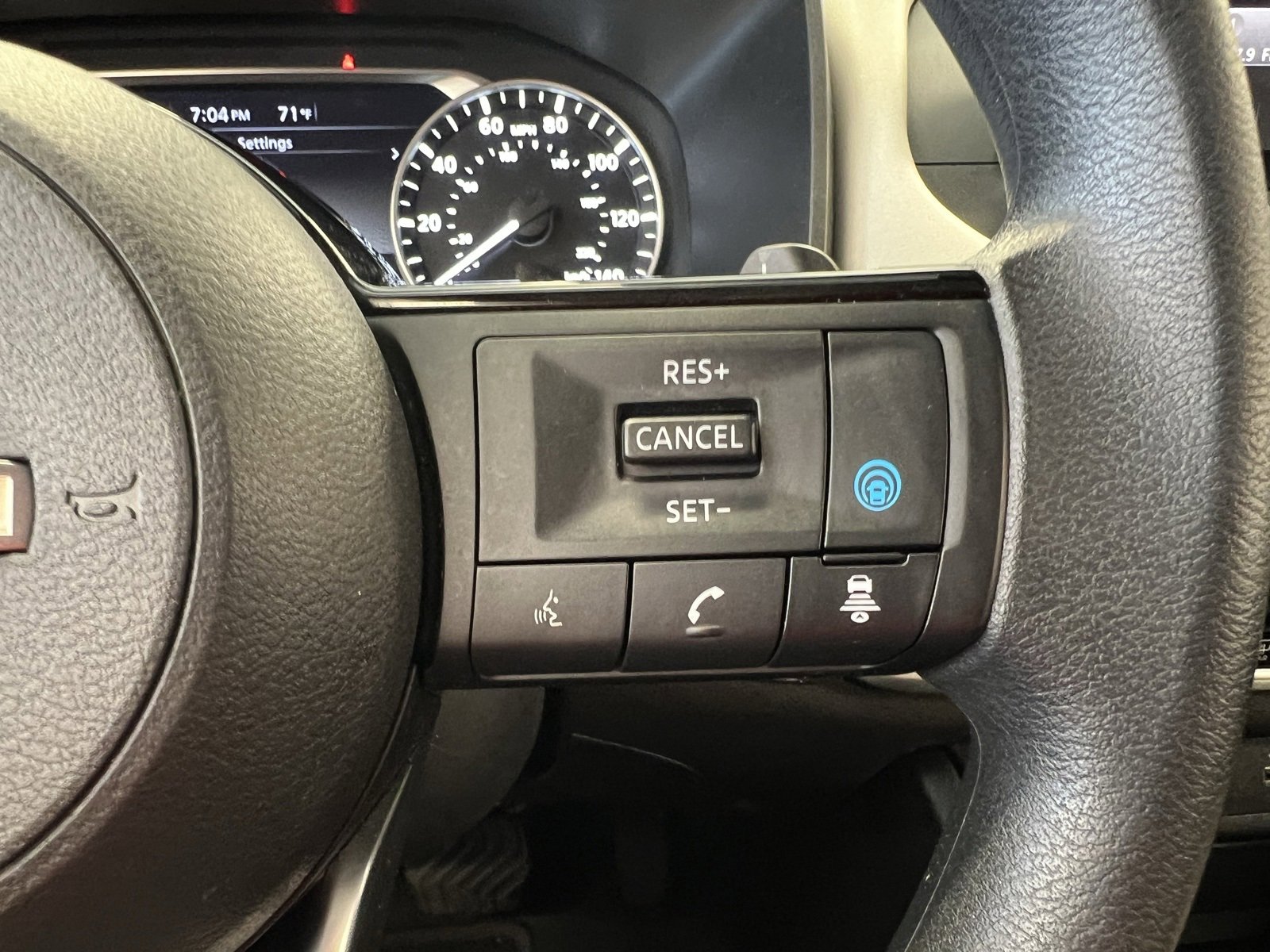 Used 2023 Nissan Rogue SV image 13