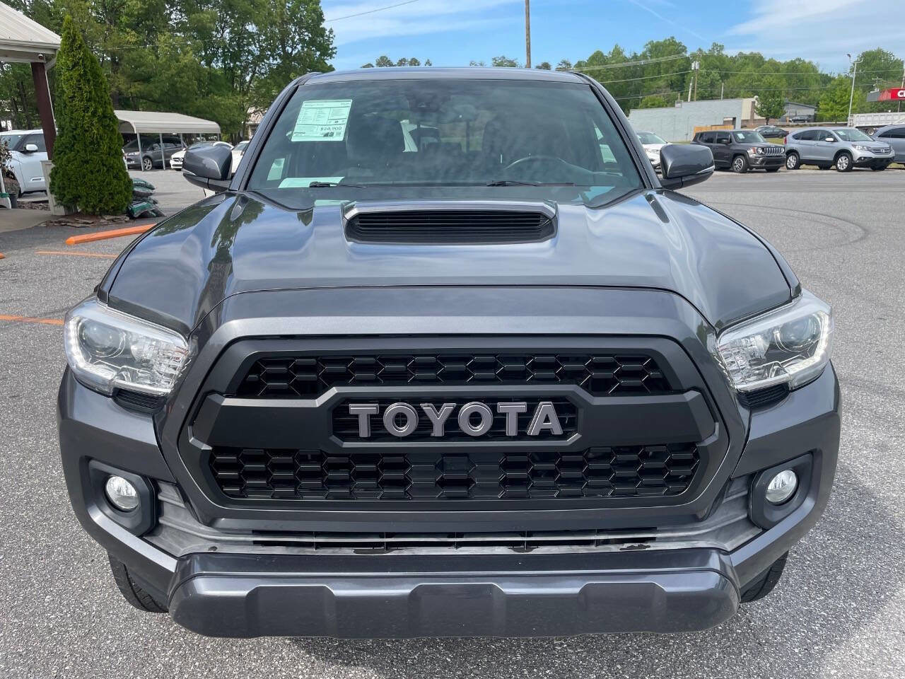 Used 2019 Toyota Tacoma TRD Sport AWD/4WD image 5