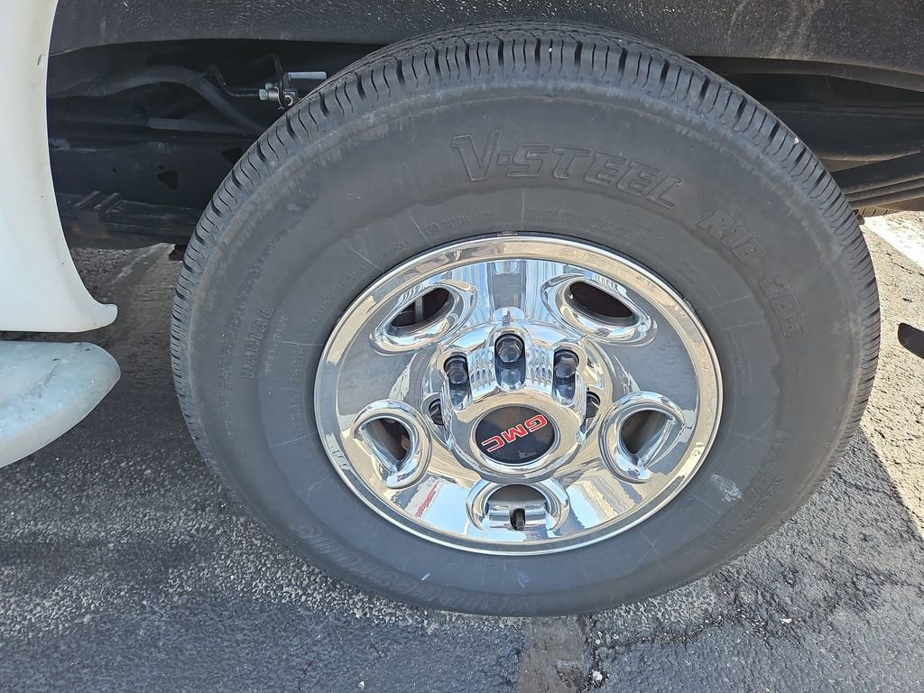 Used 2024 GMC Savana 2500 w/ Driver Convenience Package RWD image 33