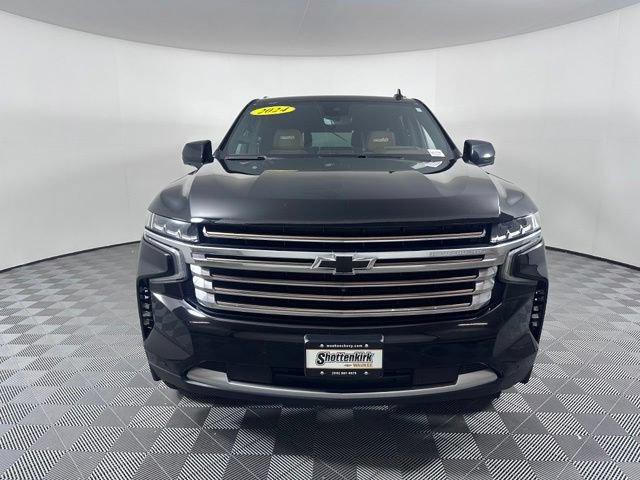 Used 2024 Chevrolet Suburban High Country AWD/4WD image 2