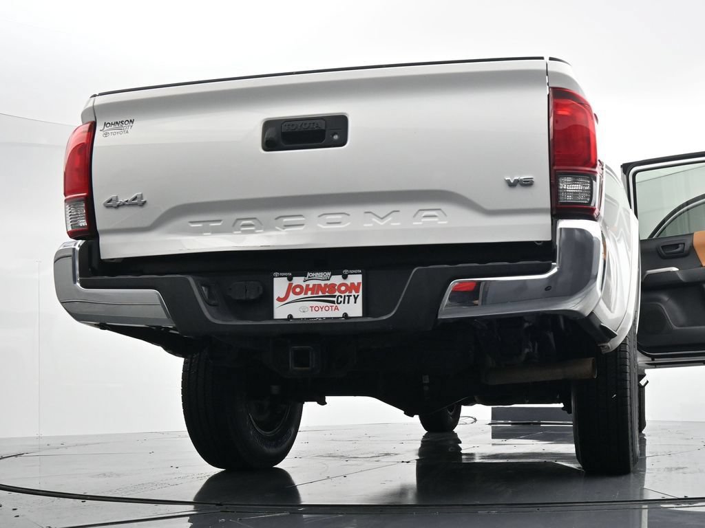Used 2020 Toyota Tacoma SR5 AWD/4WD image 44