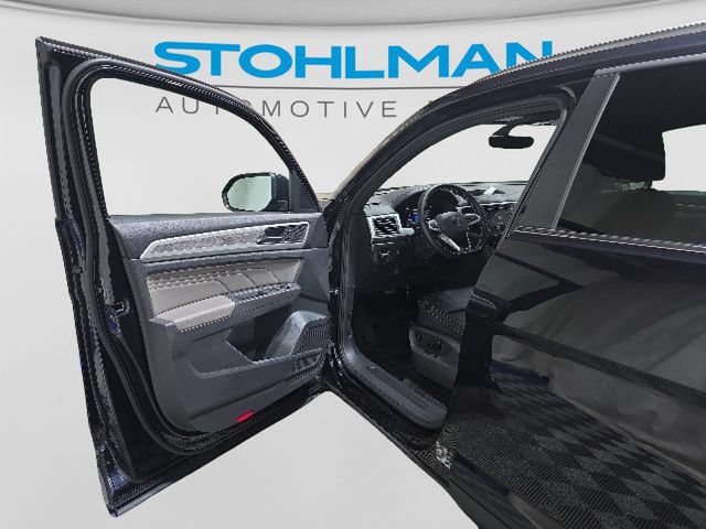 Used 2023 Volkswagen Atlas Cross Sport SE AWD/4WD image 12
