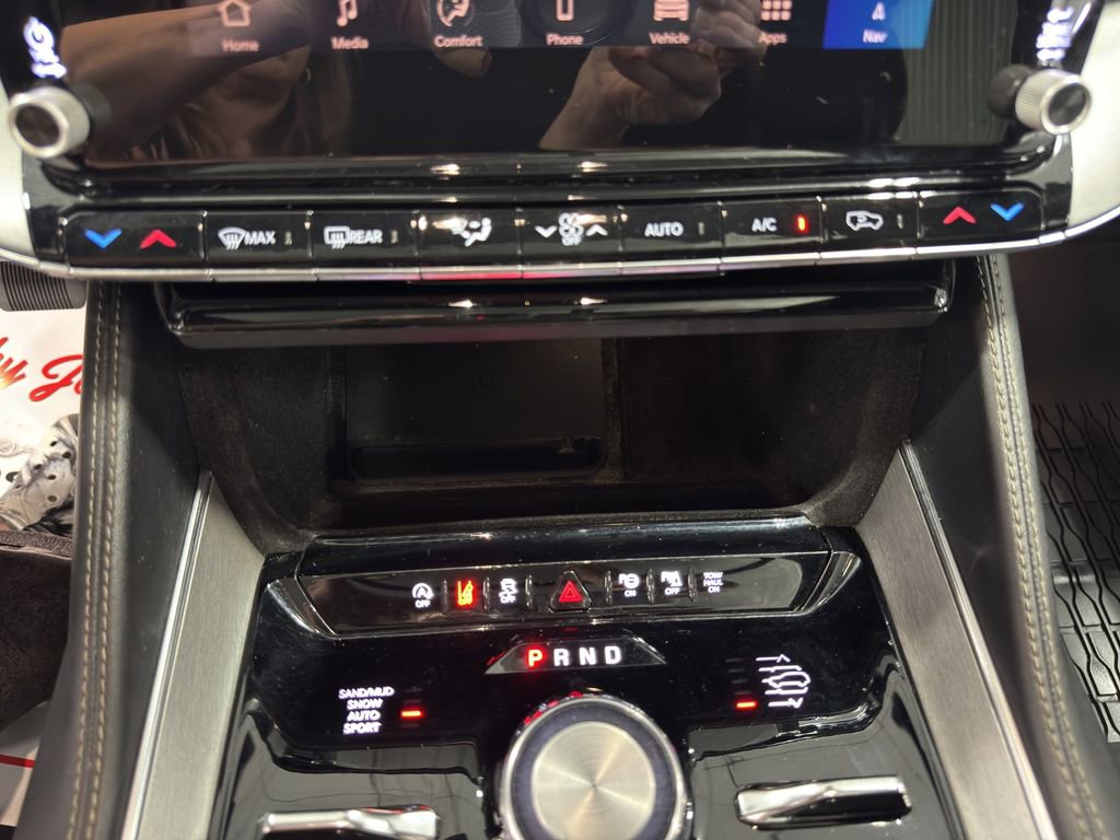 Used 2024 Jeep Wagoneer Series II w/ Convenience Group I image 28