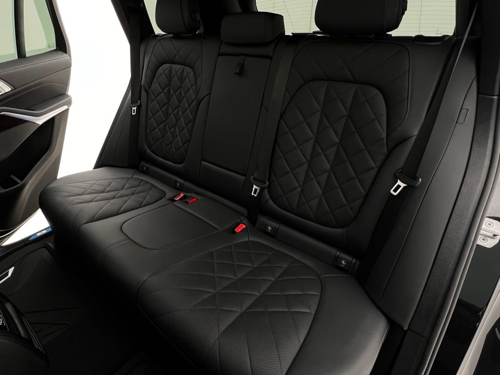 Certified 2025 BMW X5 xDrive50e w/ Premium Package image 20
