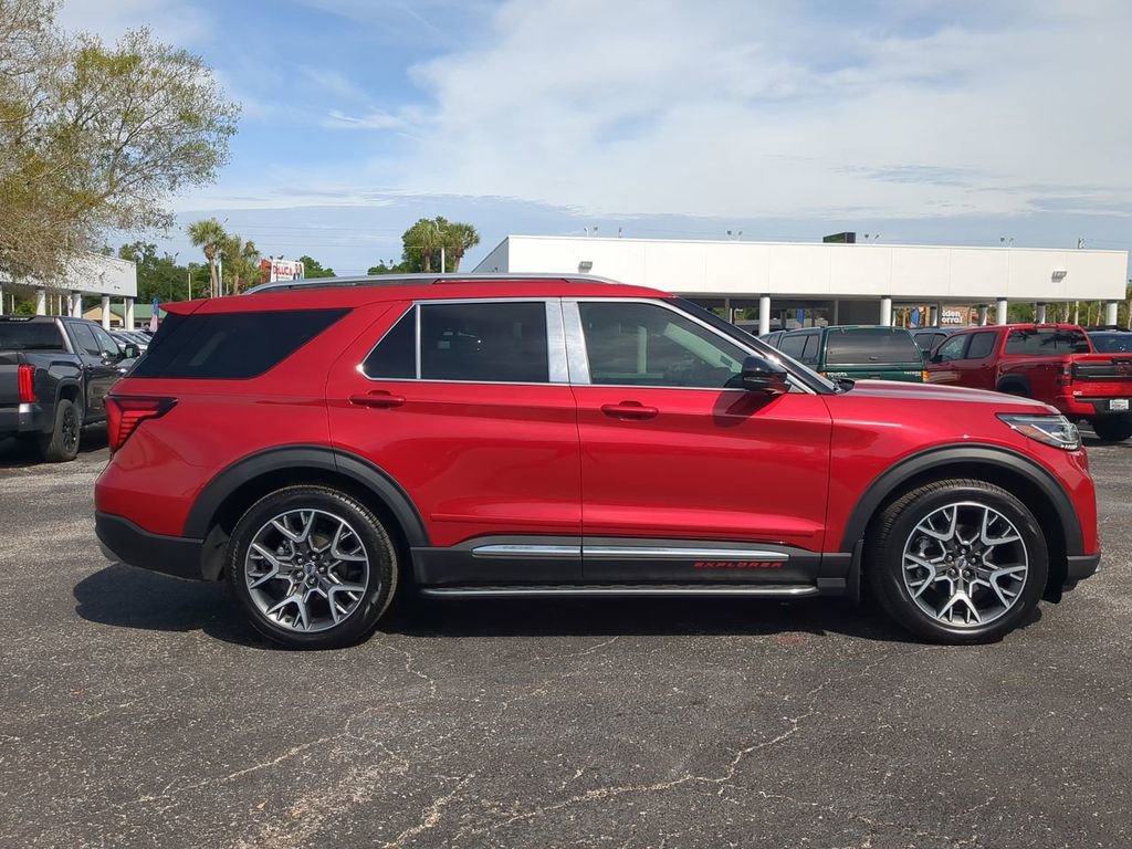 Used 2025 Ford Explorer Platinum w/ Ultimate Package image 3