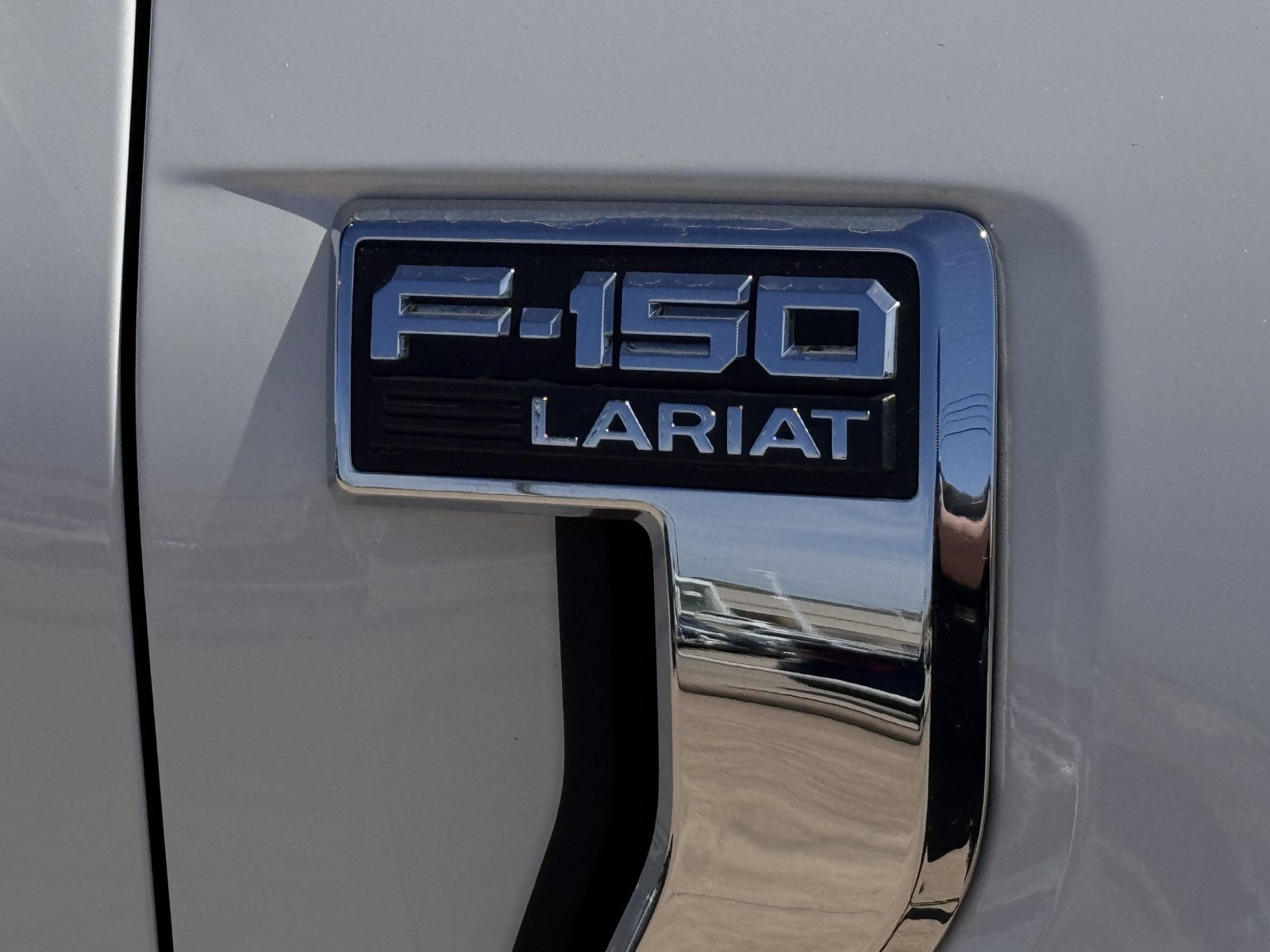 Used 2025 Ford F150 Lariat w/ Equipment Group 501A Mid AWD/4WD image 11