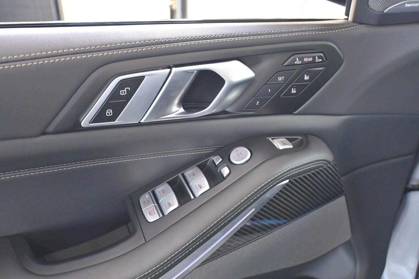 New 2025 BMW X7 M60i w/ Executive Package image 16