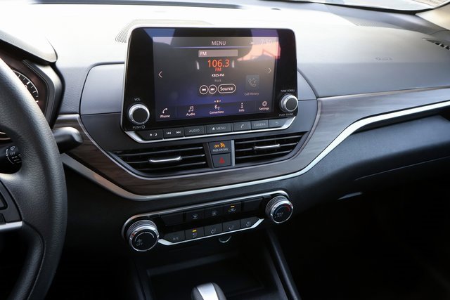 Used 2025 Nissan Altima 2.5 SV image 26