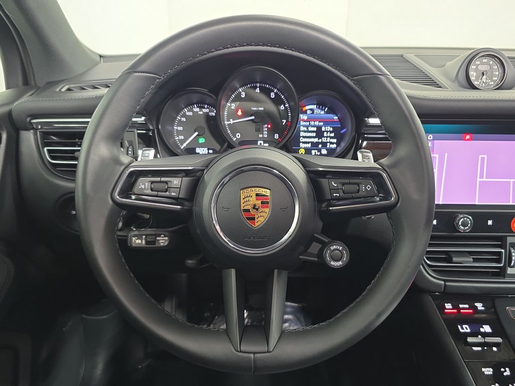 Certified 2026 Porsche Macan AWD/4WD image 14