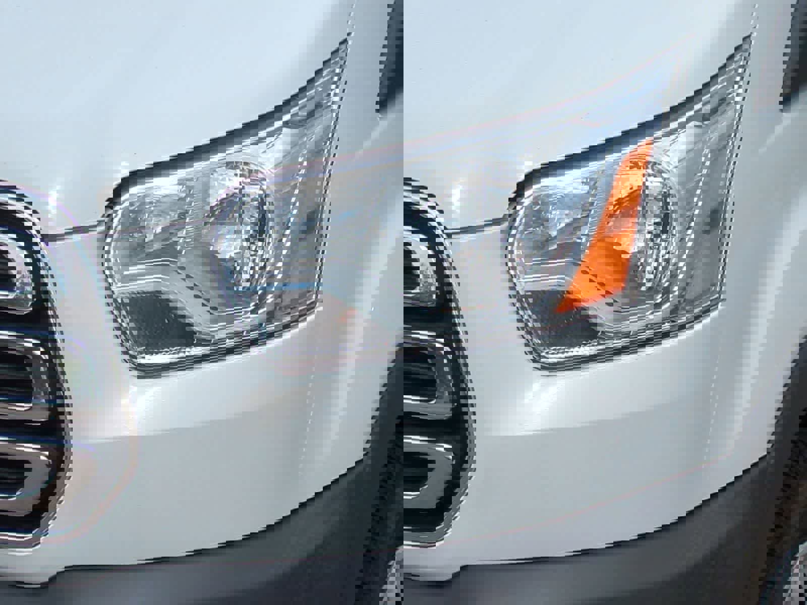 Used 2018 Ford Transit 150 130 Low Roof w/ Exterior Upgrade Package image 11