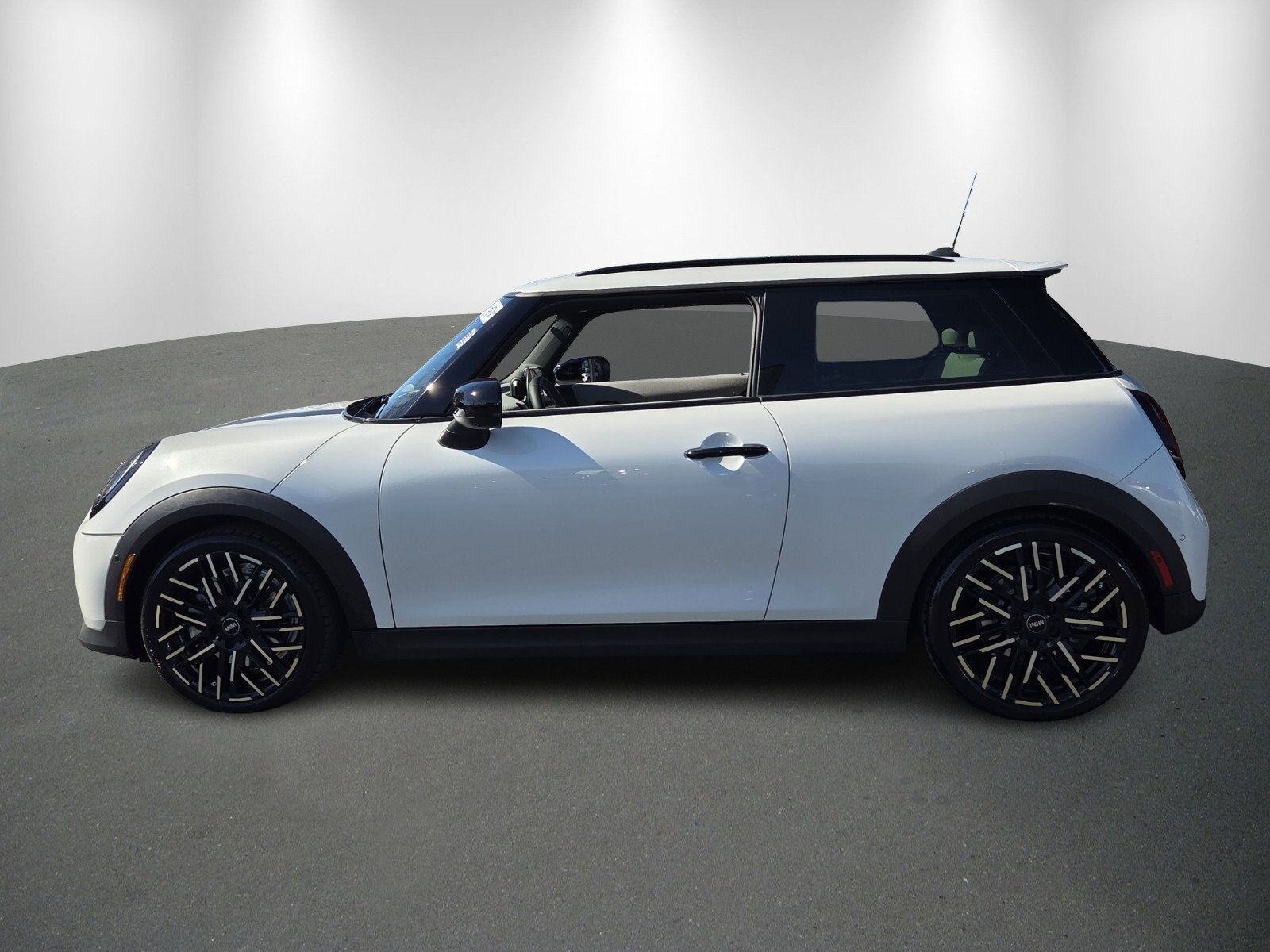 Used 2025 MINI Cooper S image 4