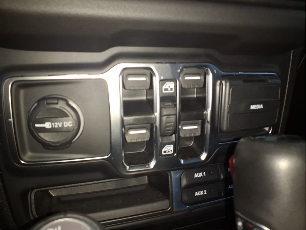 Used 2024 Jeep Wrangler High Altitude image 22