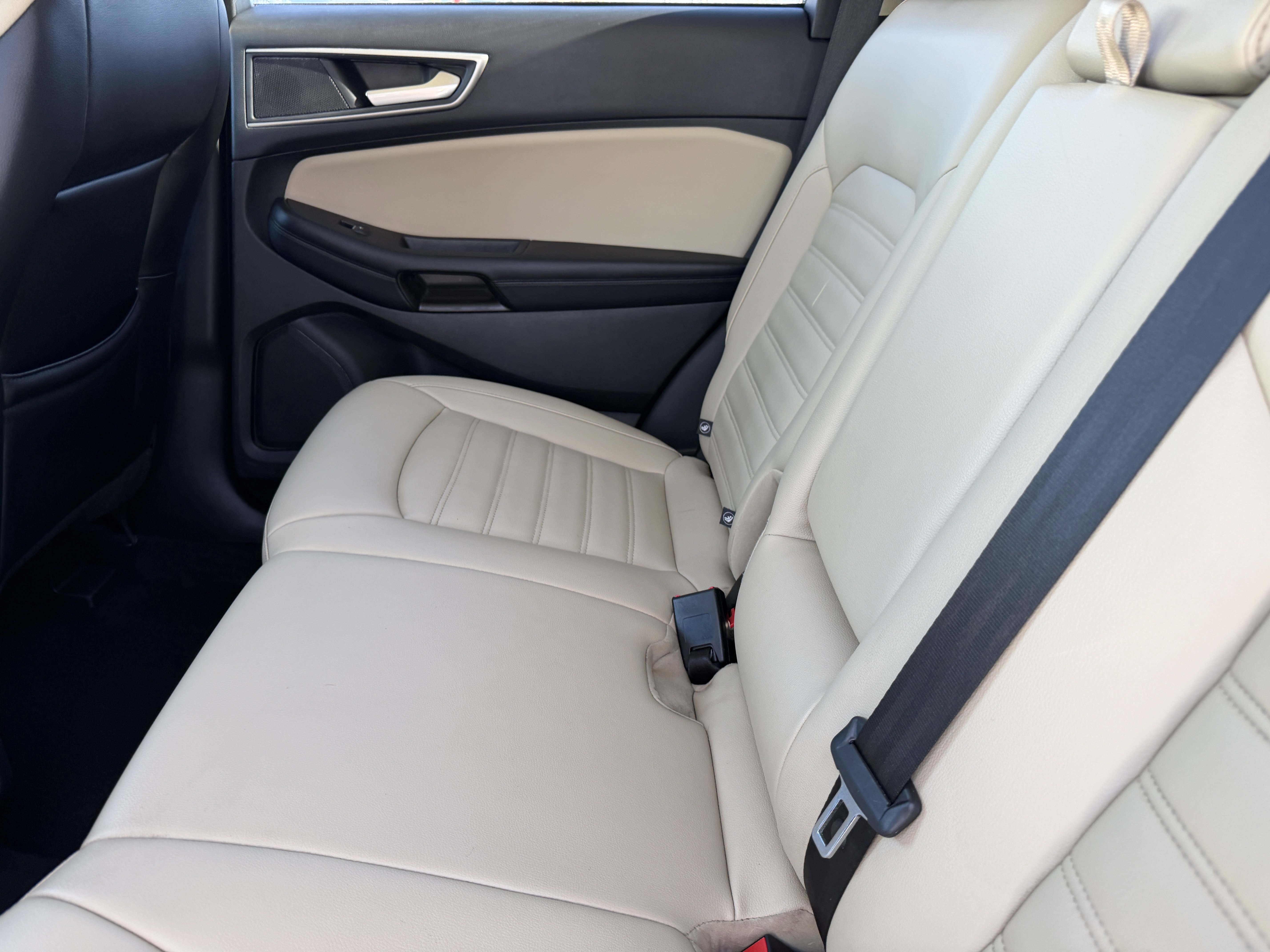 Used 2023 Ford Edge SEL image 16