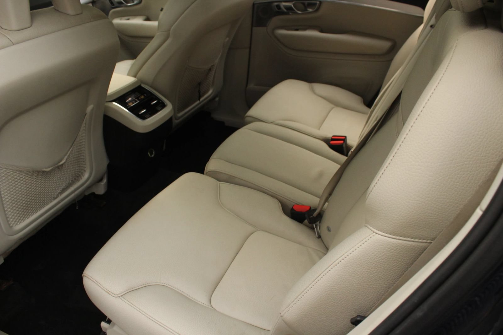 Used 2017 Volvo XC90 T6 Momentum AWD/4WD image 21