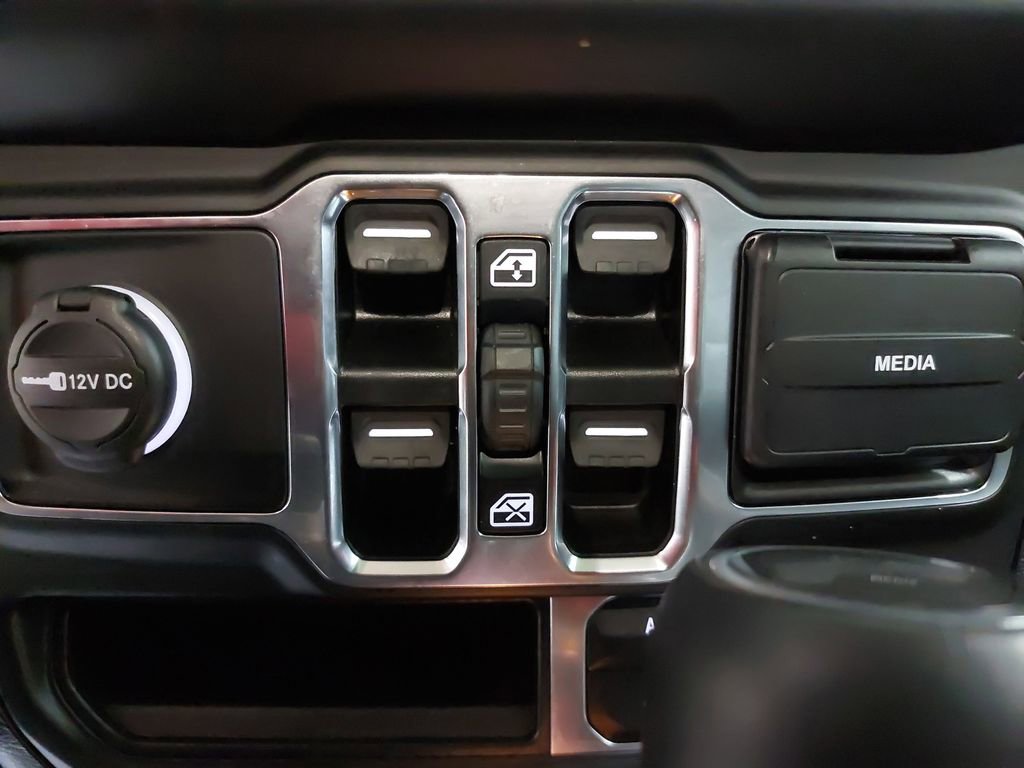 Used 2023 Jeep Wrangler Unlimited Sahara w/ Cold Weather Group image 28