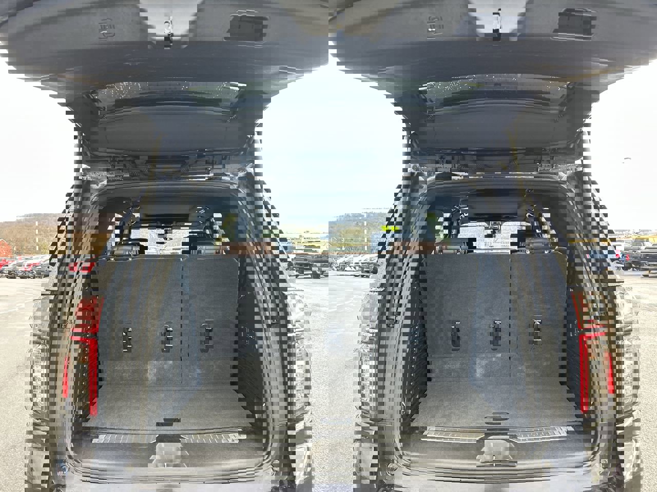 Used 2023 Chevrolet Tahoe High Country image 19