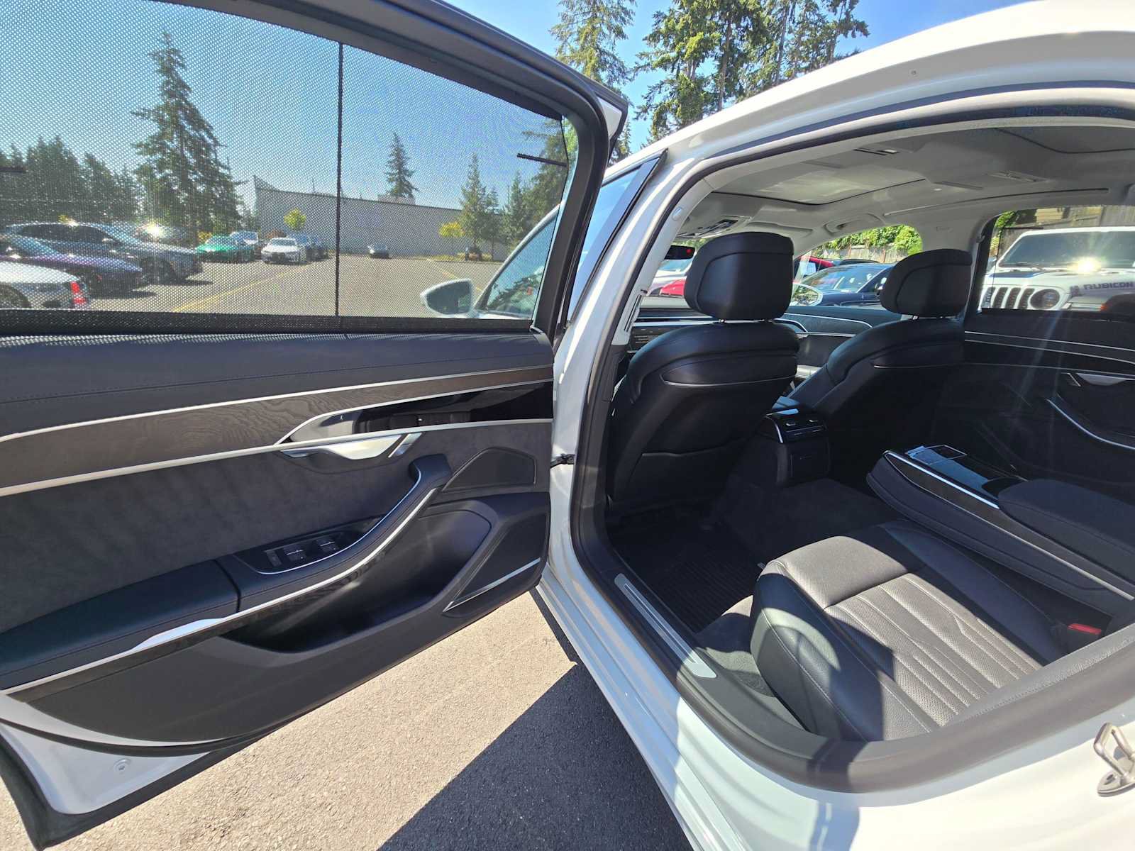 Used 2023 Audi A8 L 3.0T AWD/4WD image 15