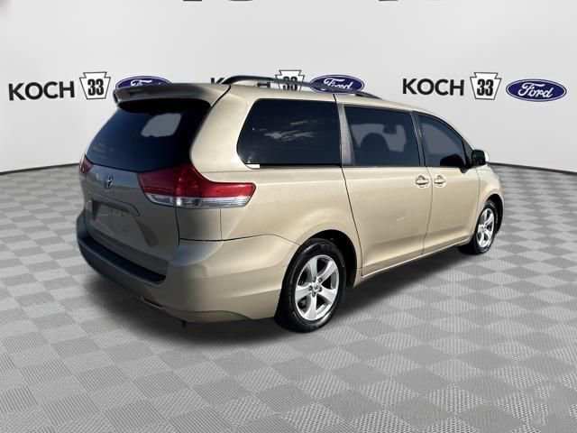 Used 2012 Toyota Sienna LE image 8
