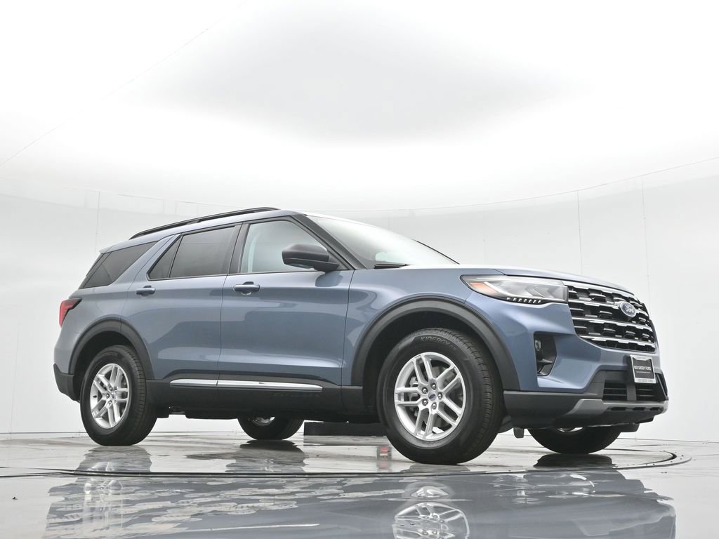New 2025 Ford Explorer Active w/ Active Comfort Package image 3