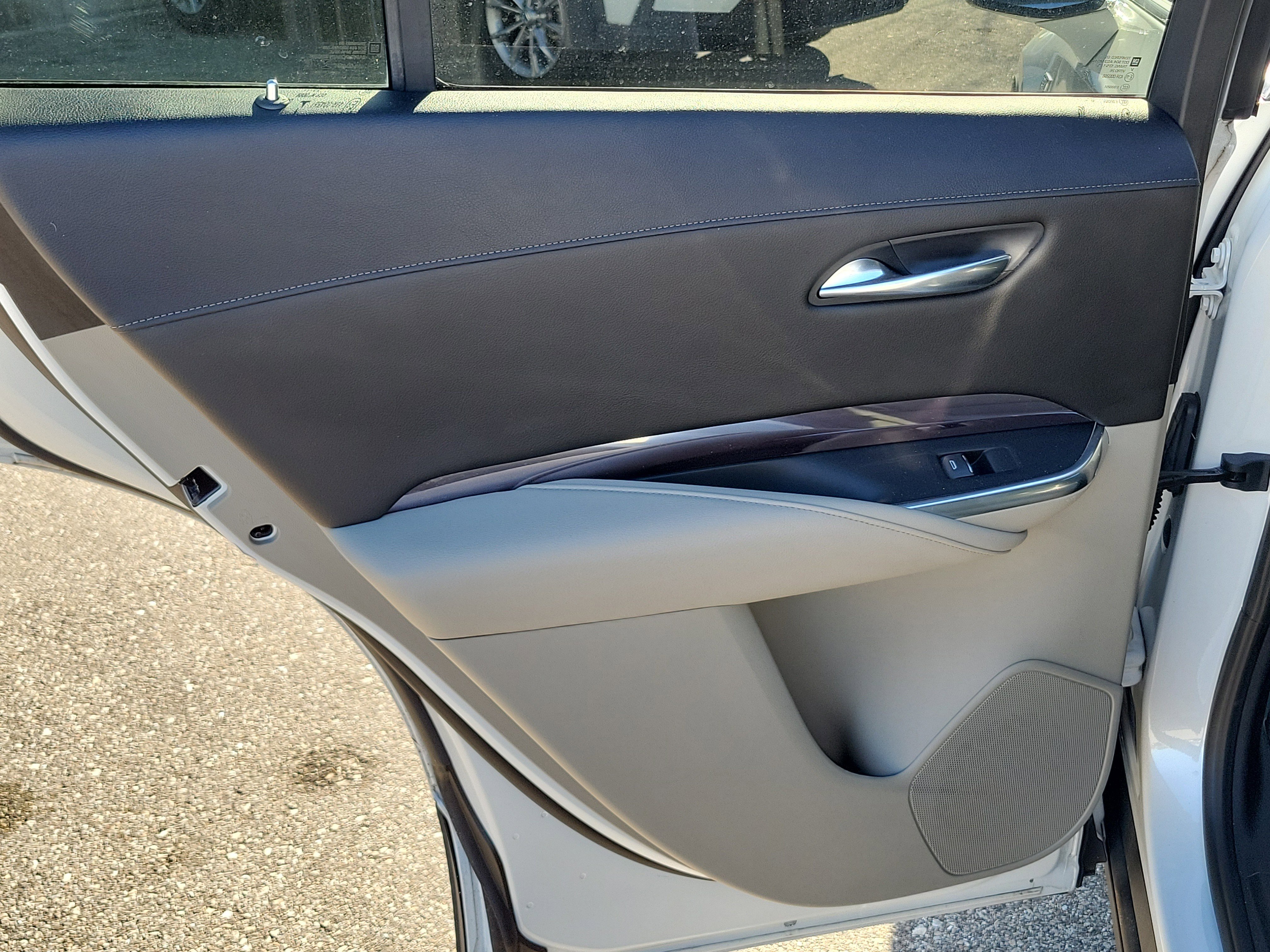 Used 2021 Cadillac XT4 Luxury w/ Driver Awareness Package image 18