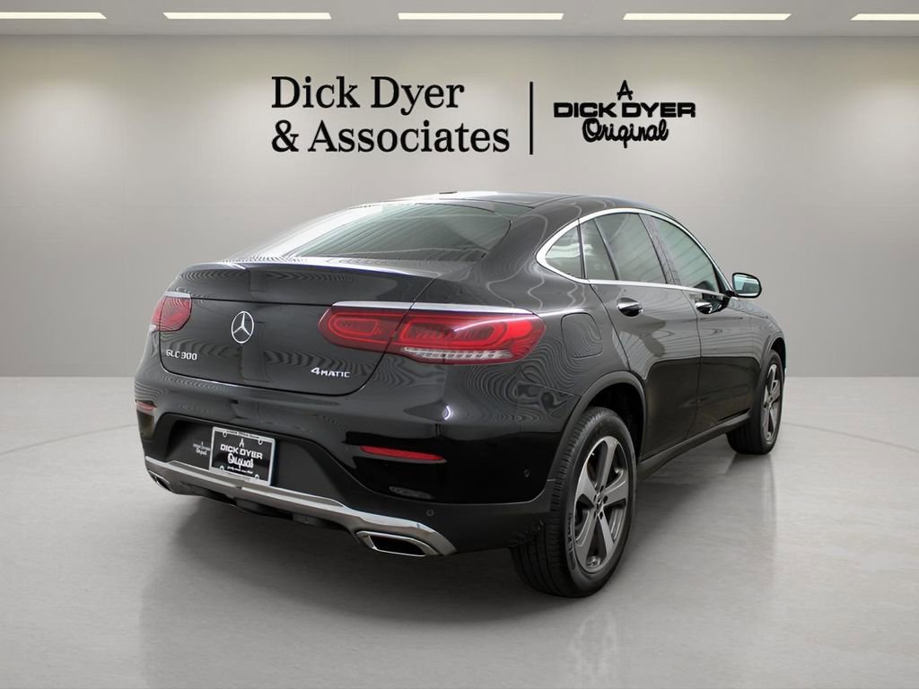 Used 2022 Mercedes-Benz GLC 300 4MATIC Coupe image 5