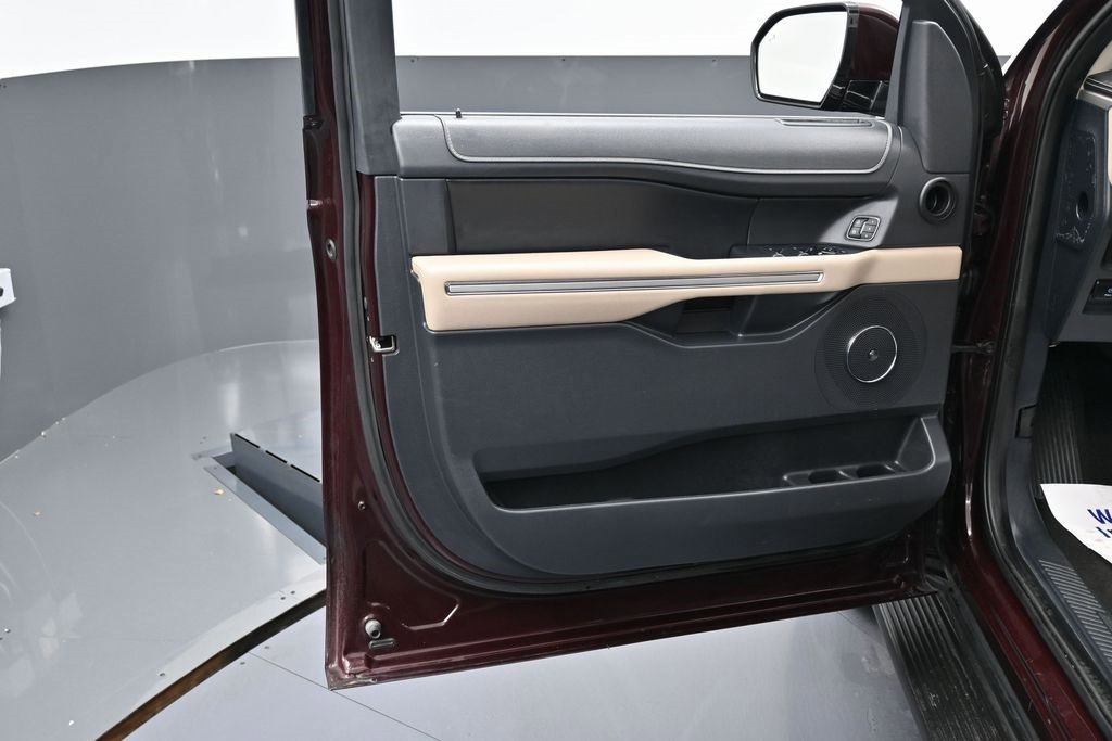 Used 2024 Ford Expedition Max Limited image 46