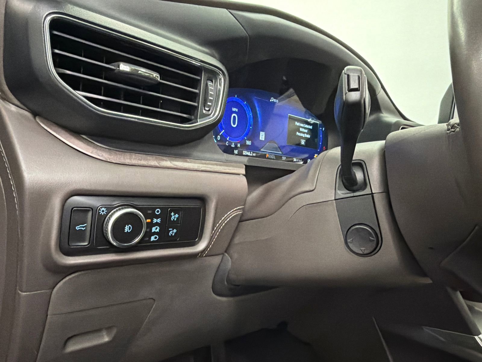 Used 2023 Ford Explorer Platinum w/ Technology Package image 34