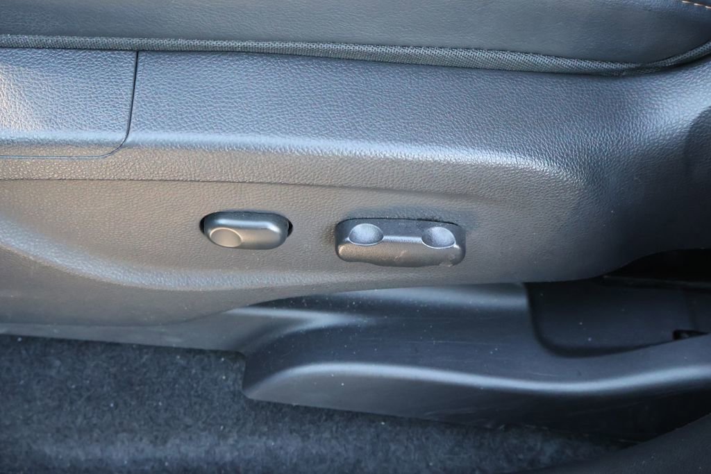 Used 2022 Chevrolet Trax LT w/ LT Convenience Package image 11