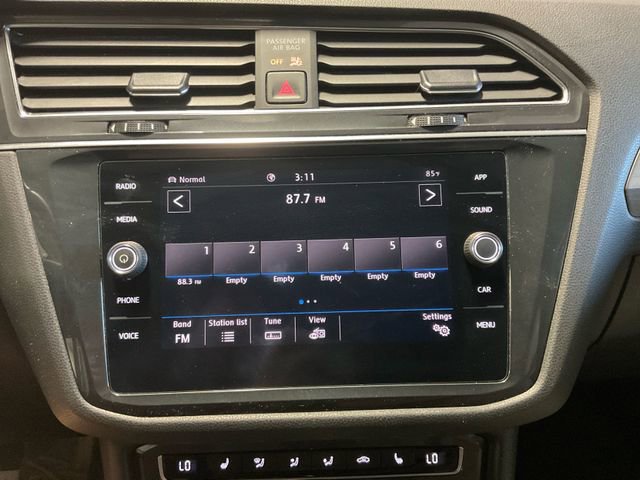 Used 2020 Volkswagen Tiguan SE image 13