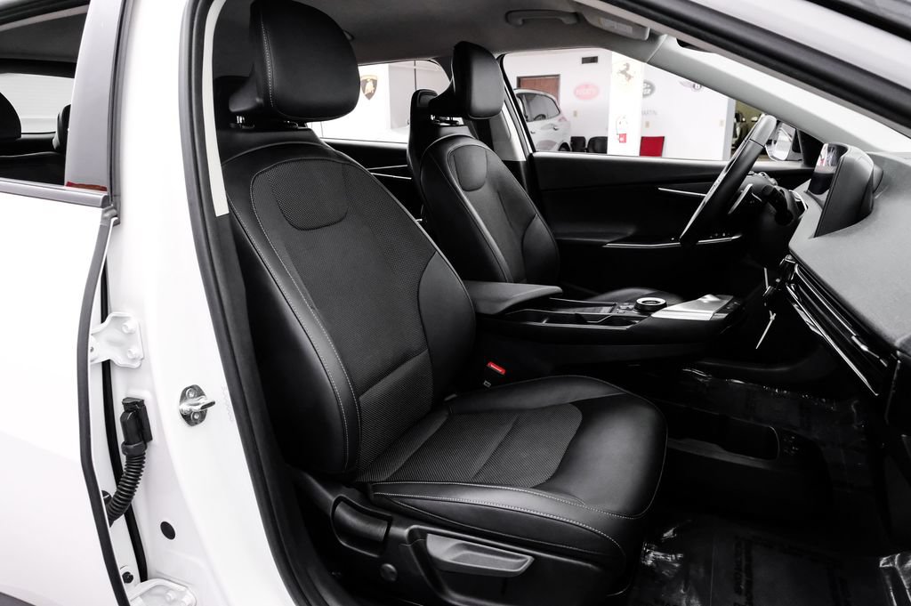 Used 2024 Kia EV6 Light RWD image 37