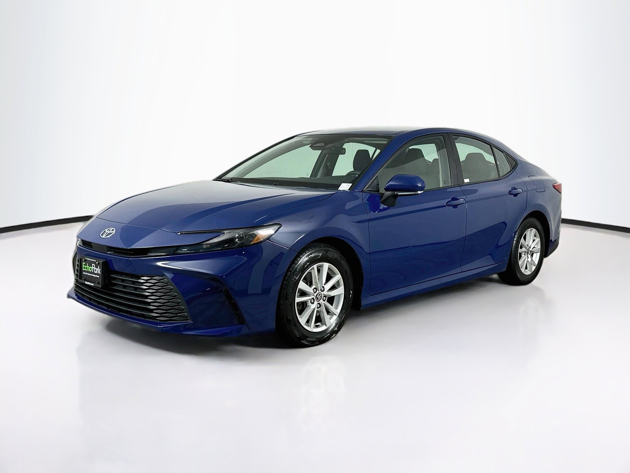 Used 2025 Toyota Camry LE FWD image 3