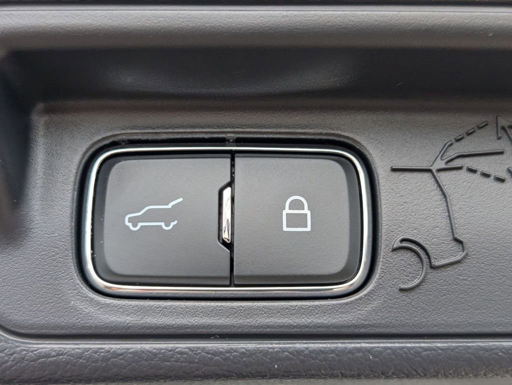 New 2025 Ford Explorer Active w/ Active Comfort Package image 22