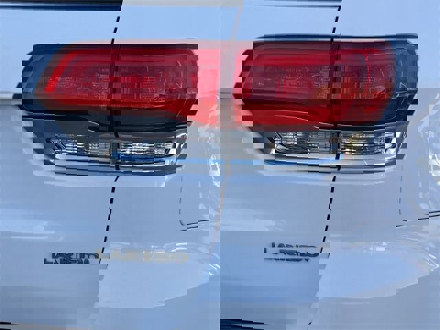 Used 2018 Jeep Grand Cherokee Laredo image 6