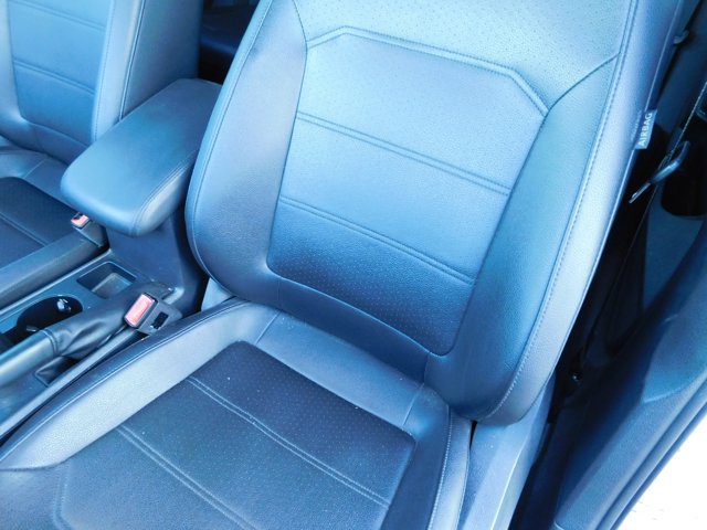 Used 2018 Volkswagen Passat 2.0T R-Line w/ R-Line Lighting Package FWD image 9