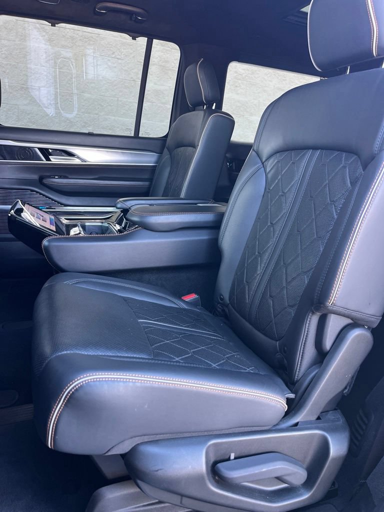 Certified 2022 Jeep Grand Wagoneer Series III w/ Rear Seat Video Group 1 AWD/4WD image 26