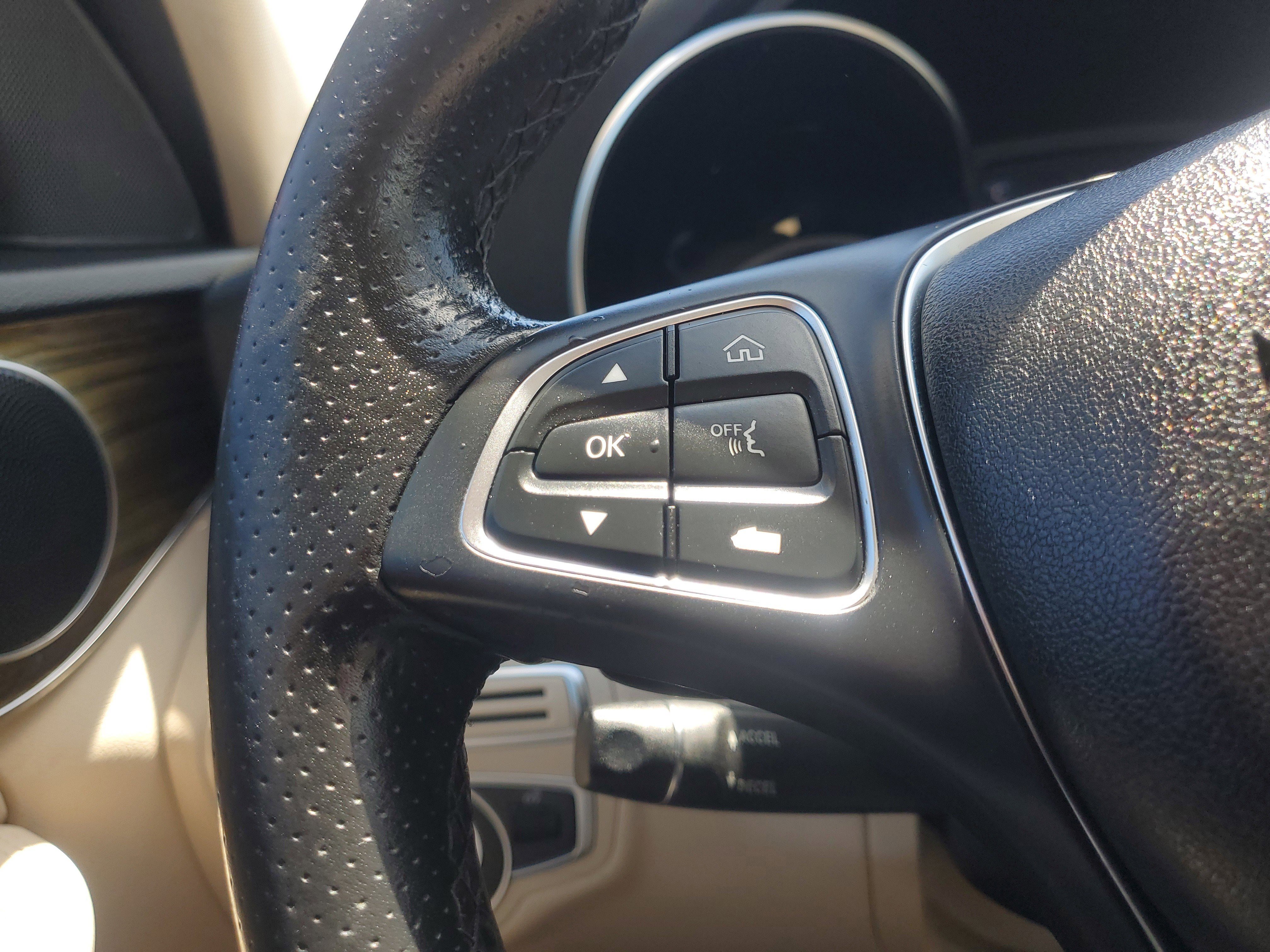 Used 2018 Mercedes-Benz C 300 Sedan w/ Premium Package image 21
