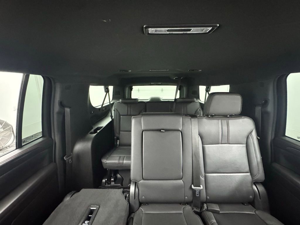 Used 2023 Chevrolet Suburban RST w/ Luxury Package image 42