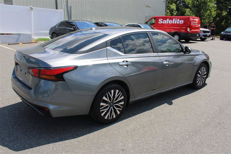 Used 2023 Nissan Altima 2.5 SV FWD image 7